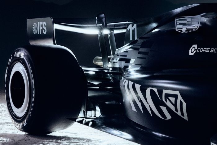 Кадиллак F1 в ливрее