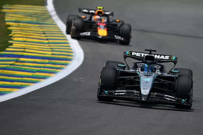 George Russell, Mercedes, Yuki Tsunoda, Red Bull Racing Team