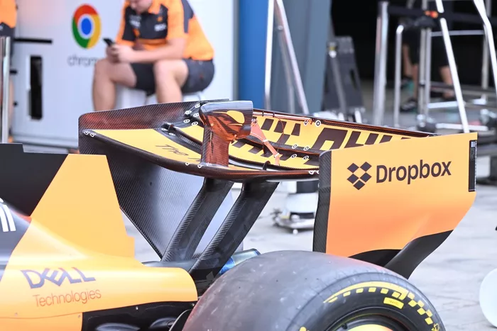 تفاصيل McLaren MCL40