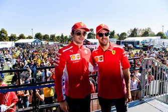Sebastian Vettel, Ferrari en Charles Leclerc, Ferrari, bij de handtekeningensessie
