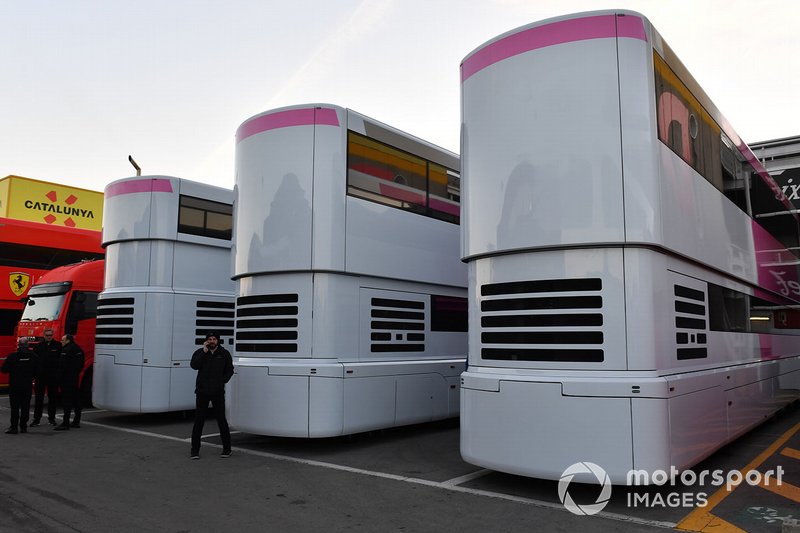 Camion e stanze degli ingegneri SportPesa Racing Point F1 Team