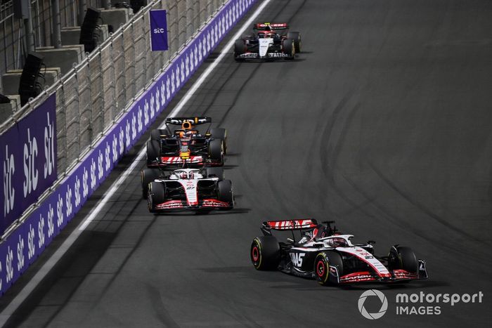 Kevin Magnussen, Haas VF-23, Nico Hulkenberg, Haas VF-23, Max Verstappen, Red Bull Racing RB19
