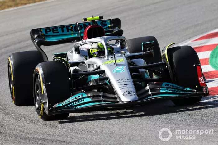 Lewis Hamilton, Mercedes W13 