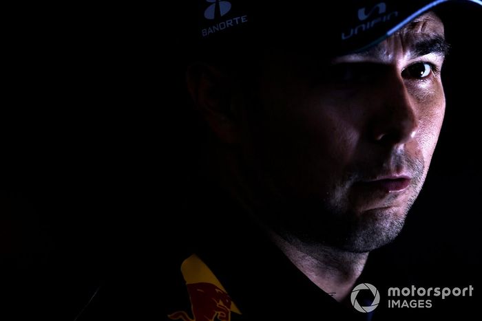 Sergio Pérez, Red Bull Racing, es entrevistado