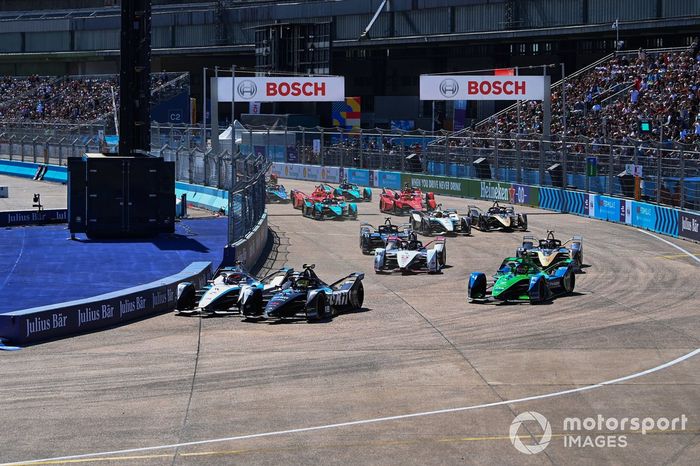 Edoardo Mortara, Venturi Racing, Silver Arrow 02, Nyck de Vries, Mercedes-Benz EQ, EQ Silver Arrow 02, Robin Frijns, Envision Racing, Audi e-tron FE07, Andre Lotterer, Porsche, Porsche 99X Electric, en la salida