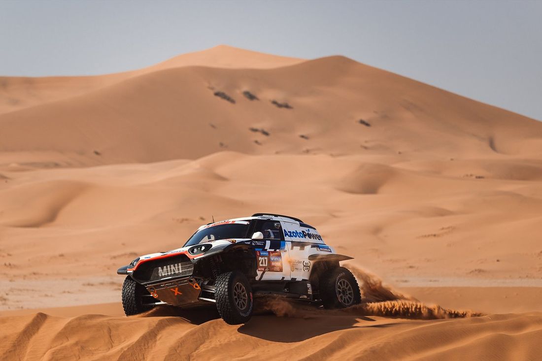 #217 X-raid Mini JCW Team Mini John Cooper Works Rally Plus: Krzysztof Hołowczyc, Łukasz Kurzeja