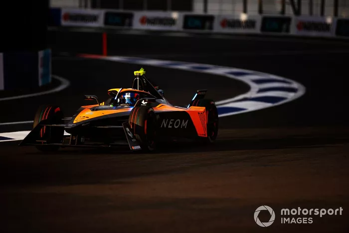 Jake Hughes, McLaren, e-4ORCE 04