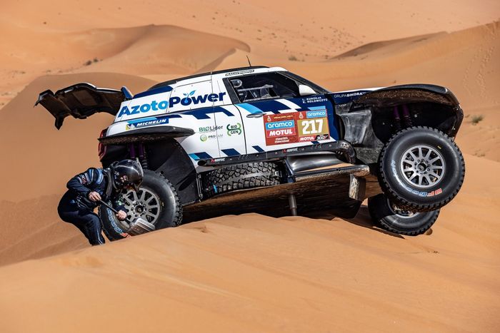 #217 X-raid Mini JCW Team Mini John Cooper Works Rally Plus: Krzysztof Hołowczyc, Łukasz Kurzeja