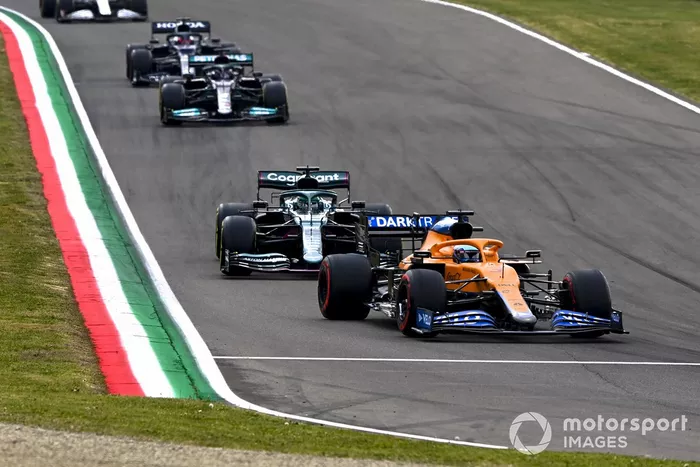 Daniel Ricciardo, McLaren MCL35M, Lance Stroll, Aston Martin AMR21, Lewis Hamilton, Mercedes W12, Yuki Tsunoda, AlphaTauri AT02, Kimi Raikkonen, Alfa Romeo Racing C41