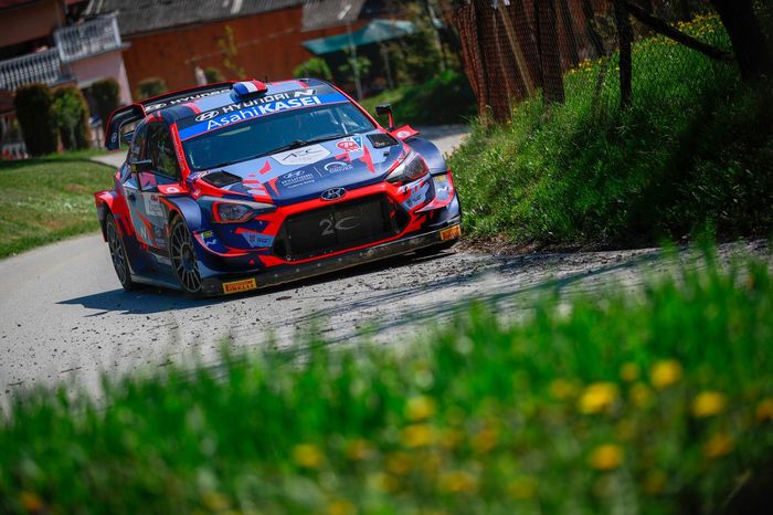 Pierre-Louis Loubet, Vincent Landais, Hyundai 2C Competition Hyundai i20 Coupe WRC