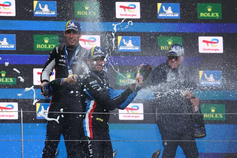 Podium : Vainqueur de la course #35 Alpine Endurance Team Alpine A424 : Paul-Loup Chatin, Ferdinand Habsburg, Charles Milesi