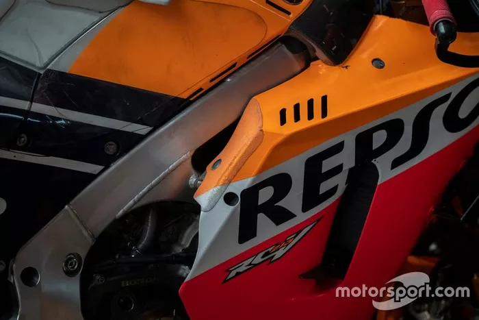 Jorge Lorenzo, Repsol Honda Team, fuel tank