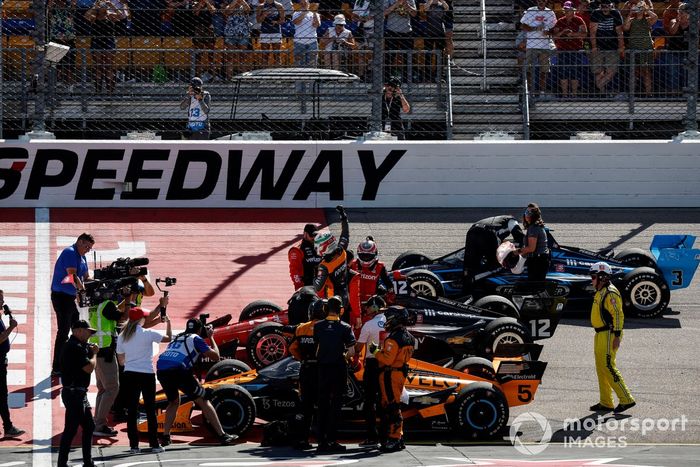 Patricio O'Ward, Arrow McLaren SP Chevrolet, Will Power, Team Penske Chevrolet, Scott McLaughlin, Team Penske Chevrolet