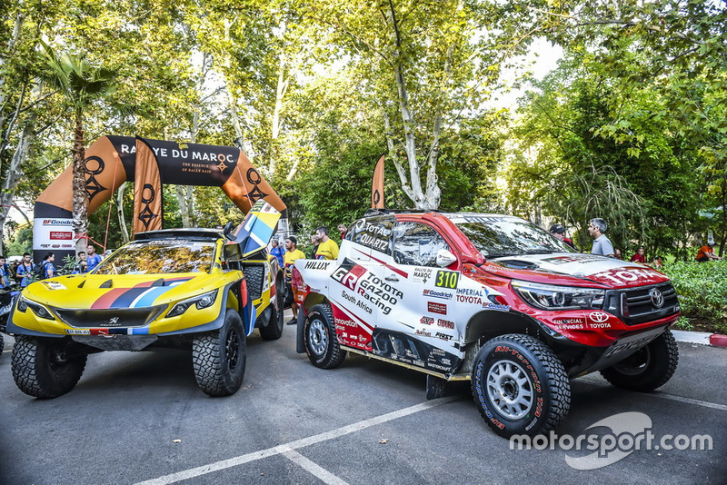 #310 Toyota Gazoo Racing South Africa: Giniel De Villiers, Alexandre Winocq, #314 Harry Hunt Peugeot 3008 DKR: Harry Hunt, Rosegaar Wouter