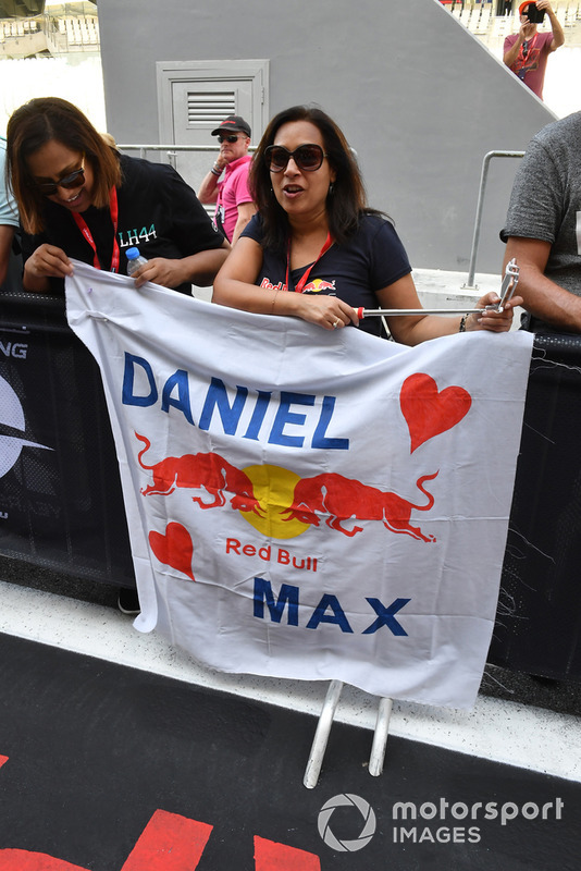 Tifose di Daniel Ricciardo, Red Bull Racing con uno striscione