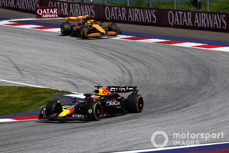 Max Verstappen, Red Bull Racing RB20, Lando Norris, McLaren MCL38