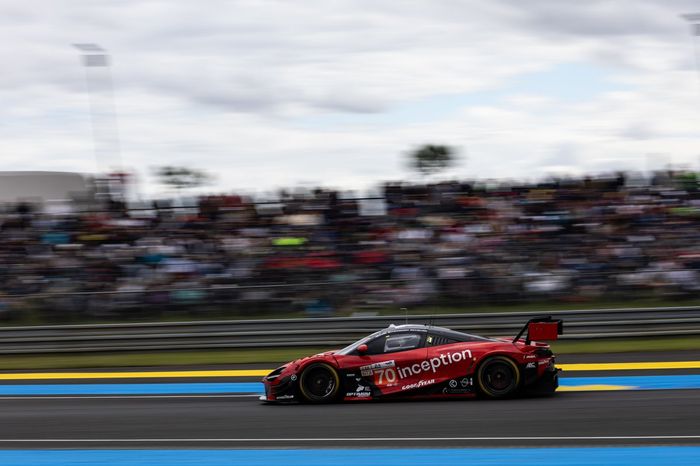 #70 Inception Racing McLaren 720S LMGT3 Evo: Brendan Iribe, Ollie Millroy, Frederik Schandorff