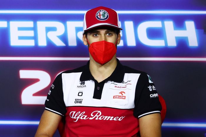 Antonio Giovinazzi, Alfa Romeo Racing durante la conferencia de prensa