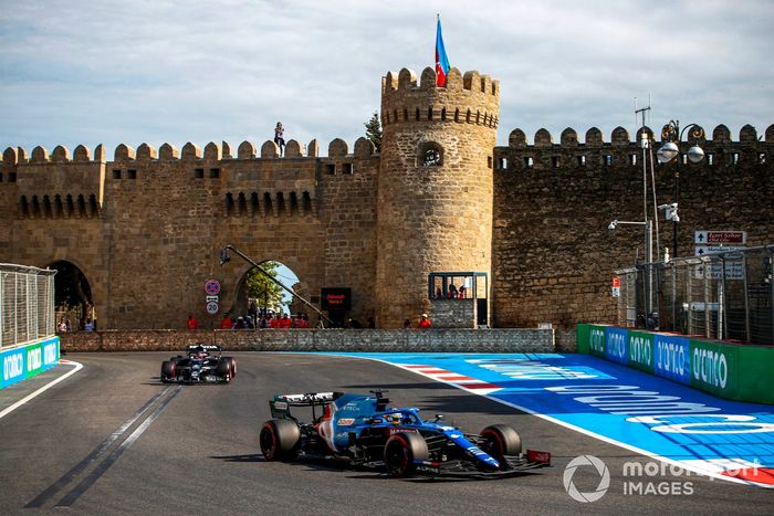 Fernando Alonso, Alpine A521, Yuki Tsunoda, AlphaTauri AT02