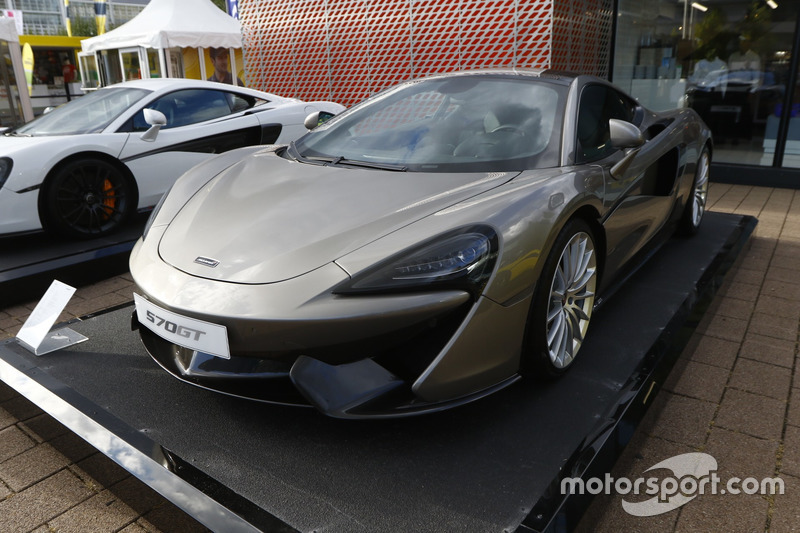 McLaren 570GT