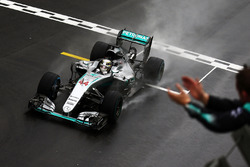 Льюис Хэмилтон, Mercedes AMG F1 W07 Hybrid