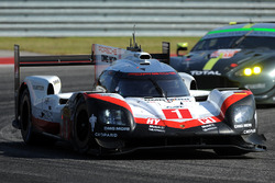 #1 Porsche Team Porsche 919 Hybrid: Neel Jani, Andre Lotterer, Nick Tandy