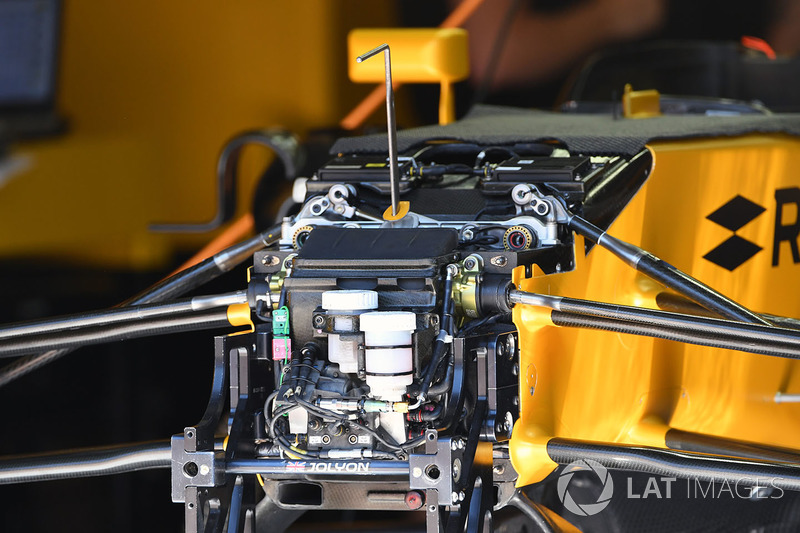 Renault Sport F1 Team RS17 front suspension and chassis detail