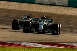 Valtteri Bottas, Mercedes AMG F1 W08, Lewis Hamilton, Mercedes AMG F1 W08