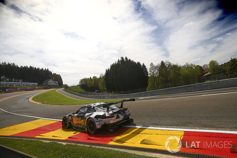 #88 Proton Competition Porsche 911 RSR: Khaled Al Qubaisi, Giorgio Roda, Matteo Cairoli