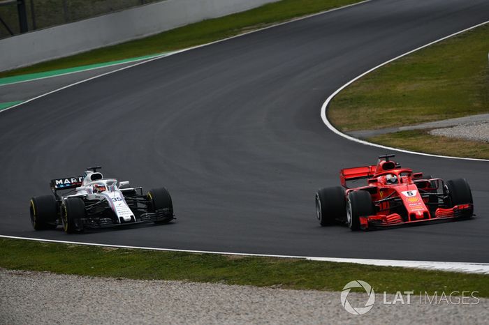 Sebastian Vettel, Ferrari SF71H y Sergey Sirotkin, Williams FW41