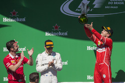 Podyum: Yarış galibi Sebastian Vettel, Ferrari, 2. Valtteri Bottas, Mercedes AMG F1, Giuseppe Vietin