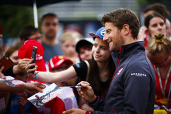 Romain Grosjean, Haas F1 Team, meets a fan