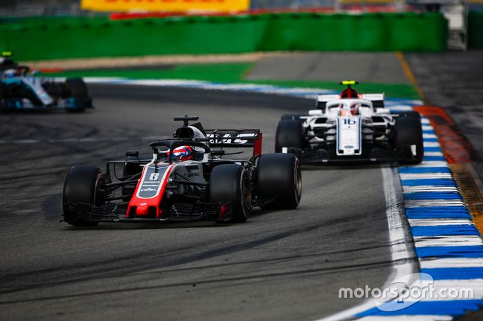 Romain Grosjean, Haas F1 Team VF-18, Charles Leclerc, Sauber C37