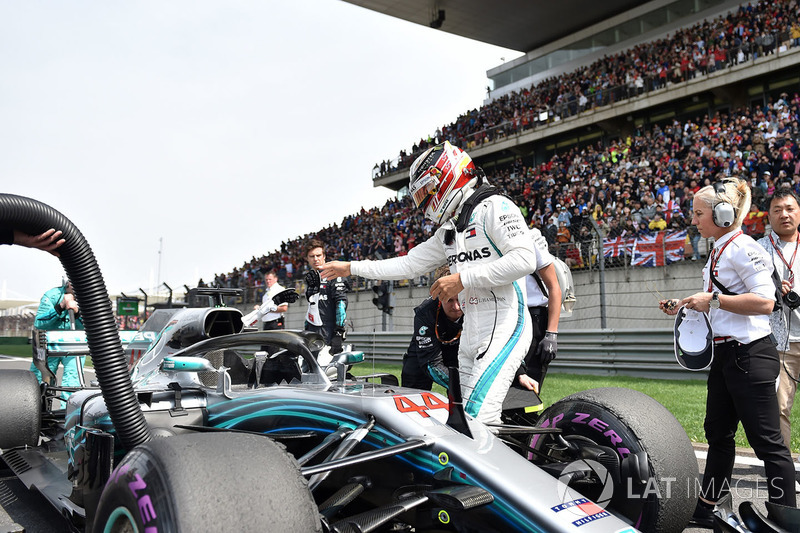 Lewis Hamilton, Mercedes-AMG F1 W09 EQ Power en la parrilla