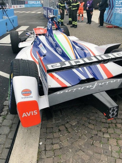 The car of Felix Rosenqvist, Mahindra after the crash