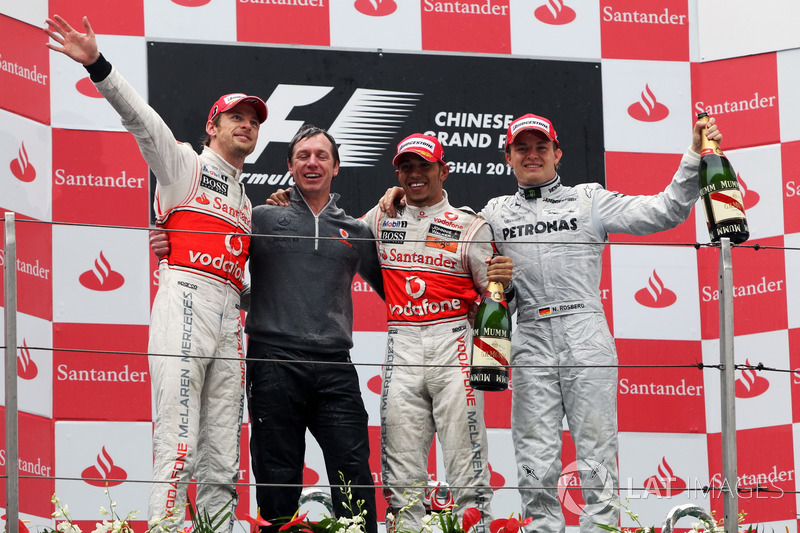 2010. Подіум: 1. Дженсон Баттон, McLaren. 2. Льюіс Хемілтон, McLaren. 3. Ніко Росберг, Mercedes