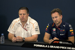 Zak Brown, McLaren Racing CEO en Christian Horner, Red Bull Racing teambaas, tijdens de persconferentie