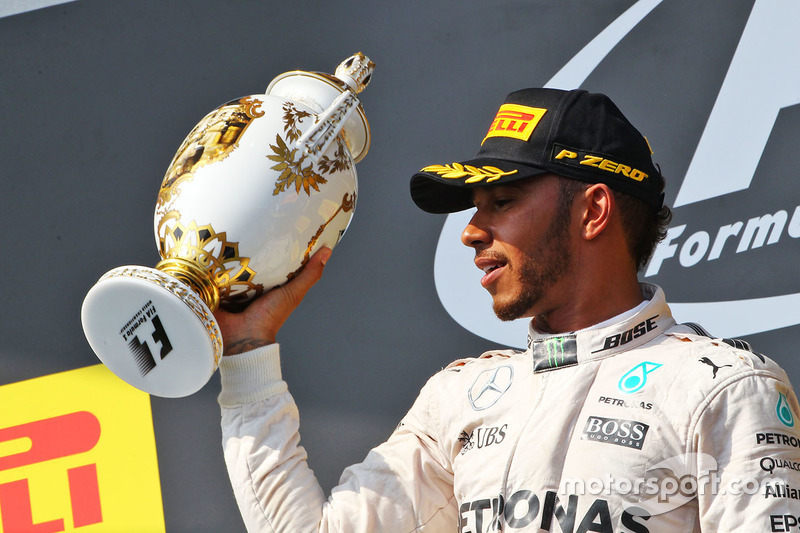 Podium: winner Lewis Hamilton, Mercedes AMG F1 Team