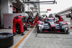 #8 Audi Sport Team Joest Audi R18 e-tron quattro: Lucas di Grassi, Loic Duval, Oliver Jarvis