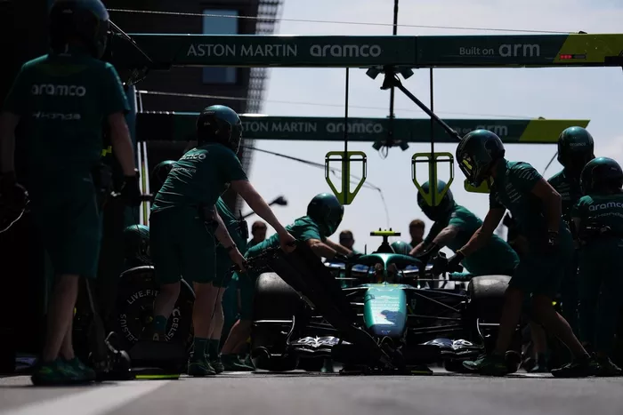 Aston Martin F1 Team pitstop practice