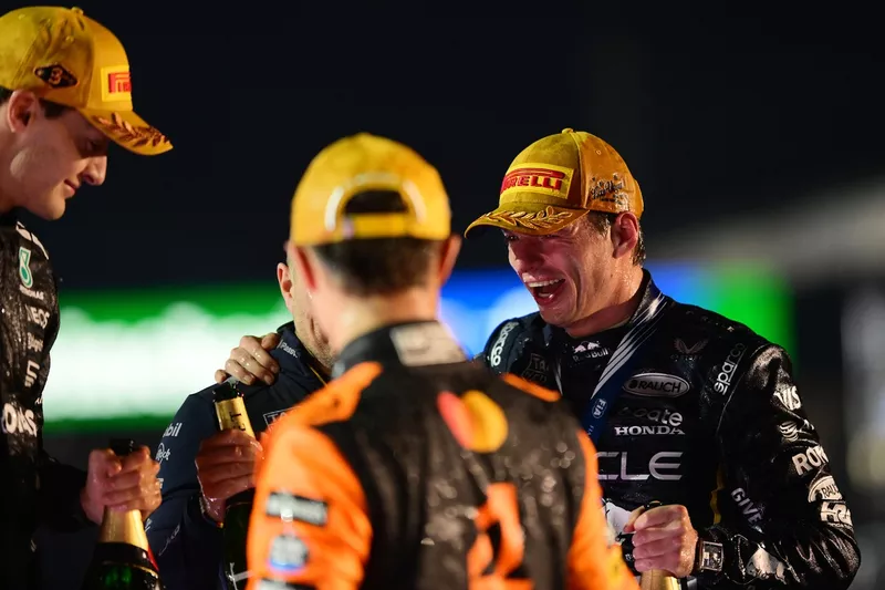 Lando Norris, McLaren, Max Verstappen, Red Bull Racing, George Russell, Mercedes