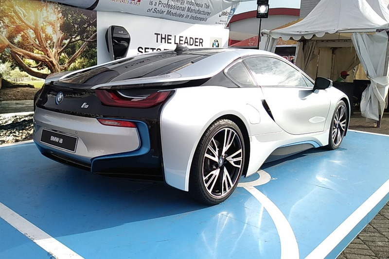 BMW i8