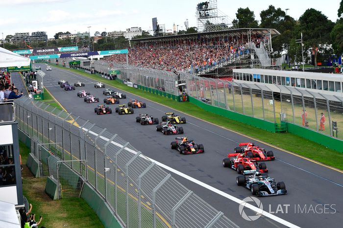 Lewis Hamilton, Mercedes-AMG F1 W09 EQ Power  leads líder al inicio