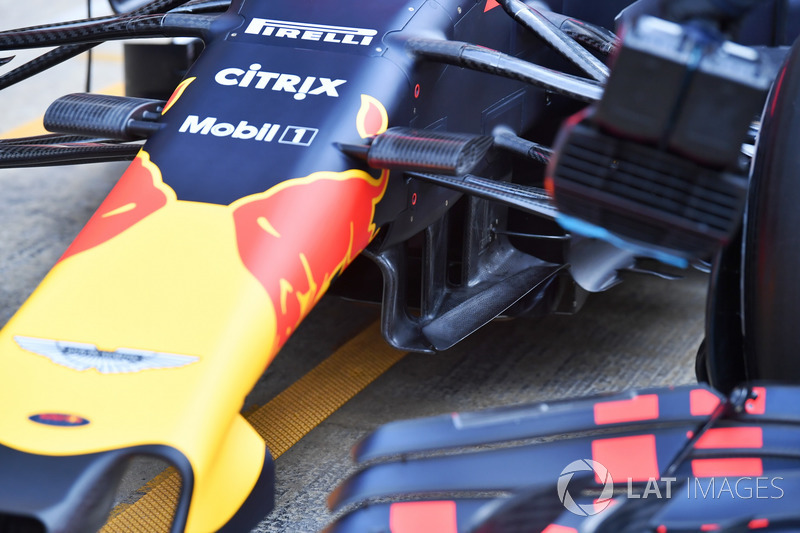 Red Bull Racing RB14 aero detay