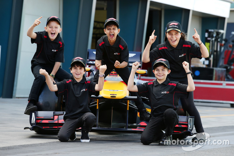 Grid Kids: Toby, Brad, Lewis, Cadel e Aiva