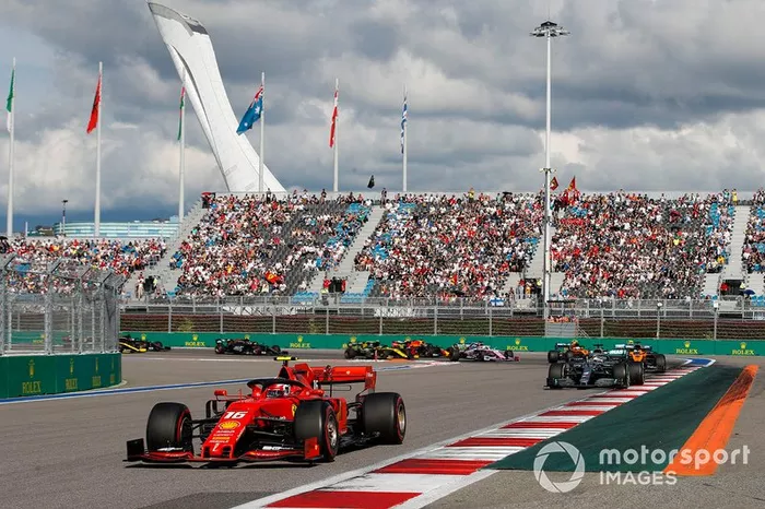 Charles Leclerc, Ferrari SF90, Lewis Hamilton, Mercedes AMG F1 W10, Carlos Sainz Jr., McLaren MCL34, Valtteri Bottas, Mercedes AMG W10, Lando Norris, McLaren MCL34