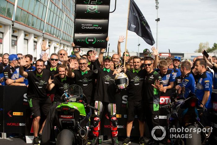 Jonathan Rea, Kawasaki Racing Team celebra su quinto título mundial