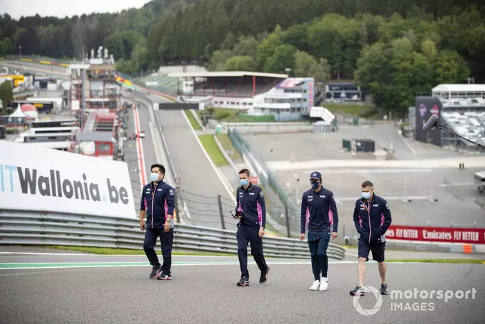 Lance Stroll, Racing Point, recorre la pista de Spa