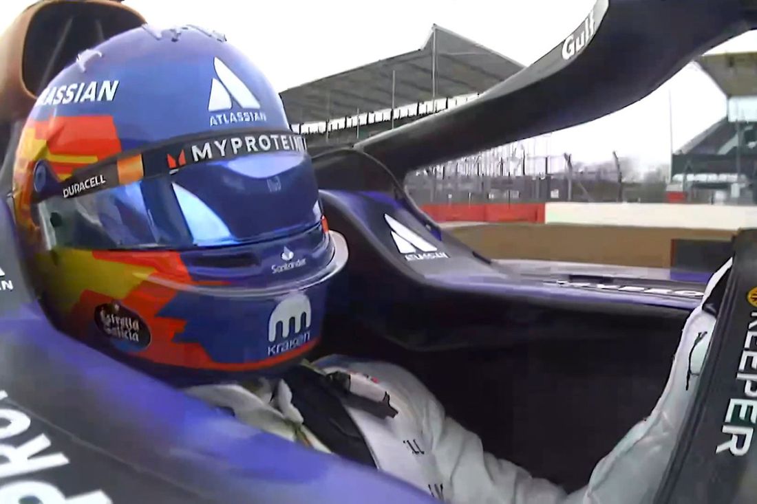 Carlos Sainz, Williams FW47
