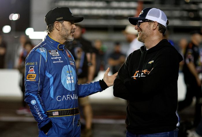 Jimmie Johnson, Legacy Motor Club Toyota, Dale Earnhardt Jr., propietario de JR Motorsports